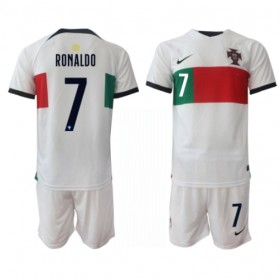 Camiseta de fútbol Portugal Cristiano Ronaldo 7 Niño 2ª equipación Copa Mundo 2022